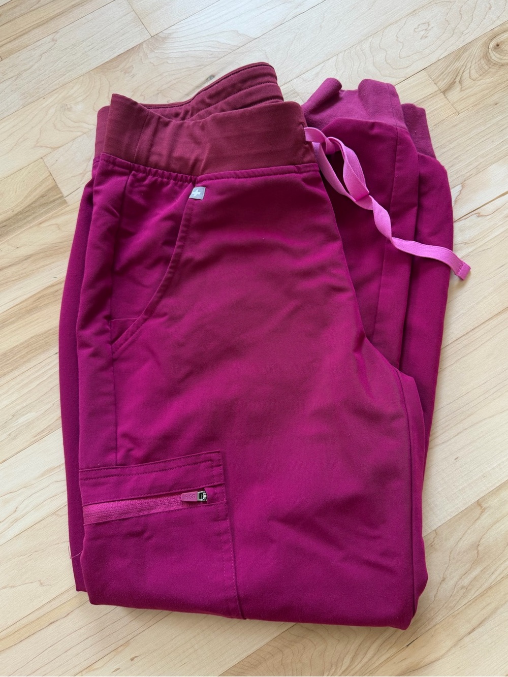 Figs Zamora Jogger Scrub Pants in Dark Magenta